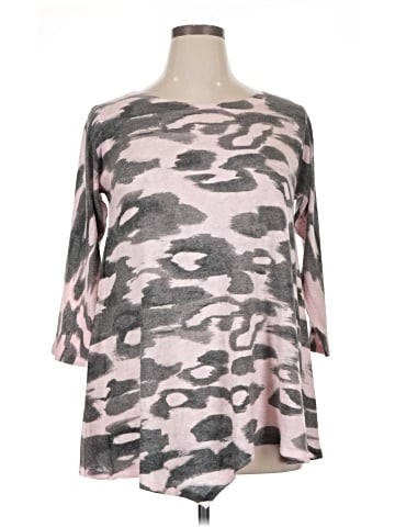 Nally & Millie 3/4 Sleeve Top (view 1)