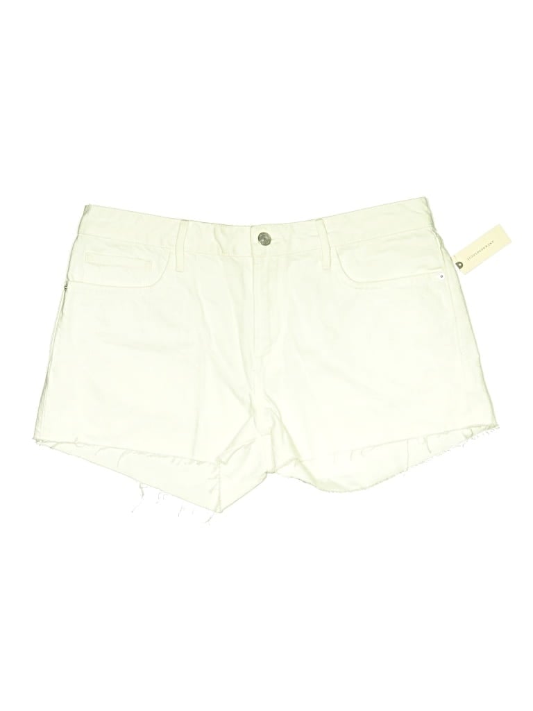 Frame Shorts In White