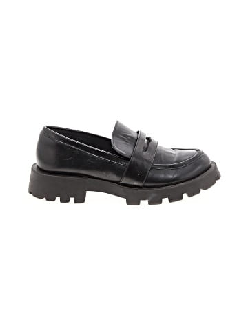 Abercrombie & Fitch Flats (view 1)