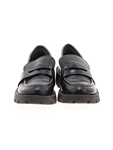 Abercrombie & Fitch Flats (view 2)