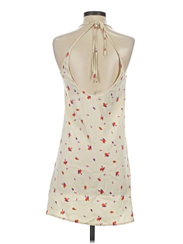 Urban Outfitters Casual Dress (view 2)