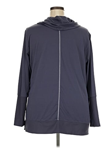 Marika Poncho (view 2)