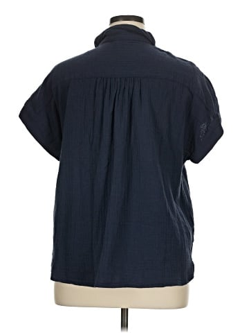 Caslon Short Sleeve Button-Down Shirt (view 2)