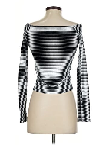 Trafaluc by Zara Long Sleeve T-Shirt (view 2)
