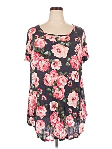 Free Kisses Short Sleeve T-Shirt (view 1)