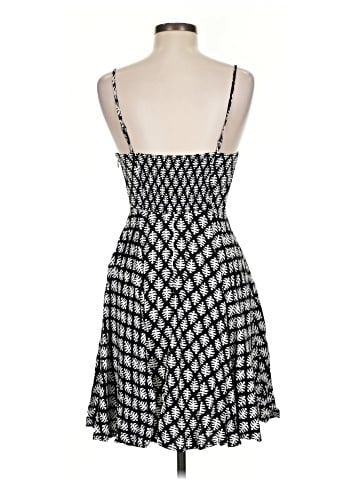 Old Navy Casual Dress (view 2)
