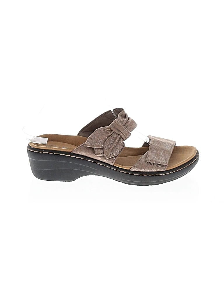 Pre-owned Clarks Sandals In Brown