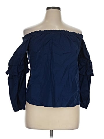 Socialite 3/4 Sleeve Blouse (view 1)