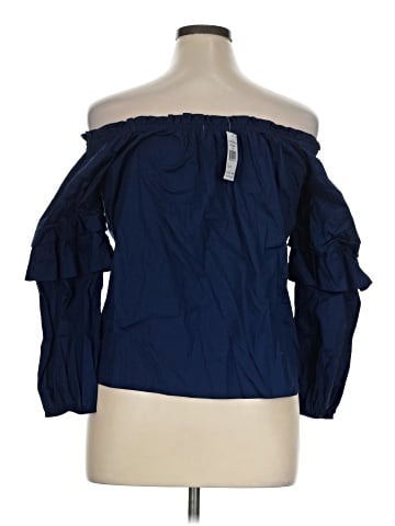 Socialite 3/4 Sleeve Blouse (view 2)