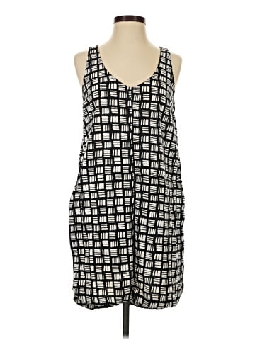 Old Navy Casual Dress (view 1)