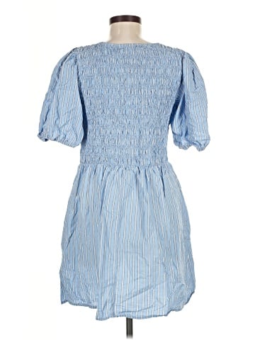 Old Navy Casual Dress (view 2)