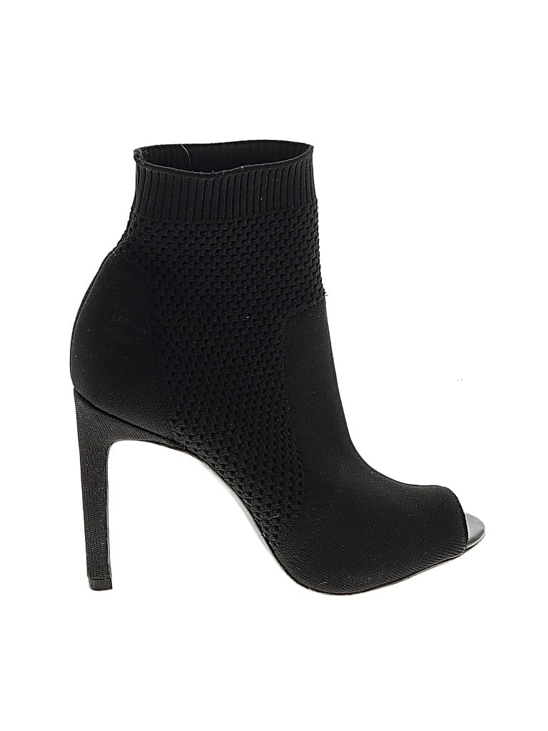Pre-owned Charles David Ankle Boots In Black