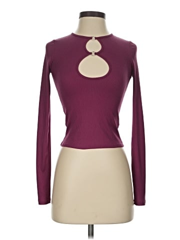 Urban Outfitters Long Sleeve T-Shirt (view 1)