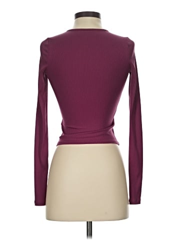 Urban Outfitters Long Sleeve T-Shirt (view 2)