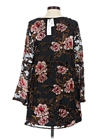 Cupcakes & Cashmere Casual Dress (view 2)