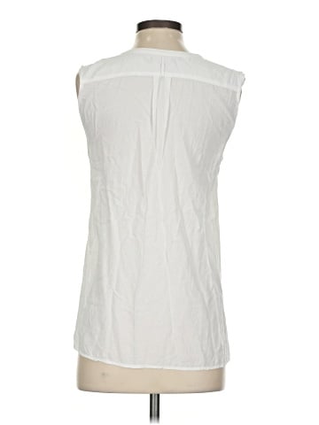 Gap Outlet Sleeveless Button-Down Shirt (view 2)
