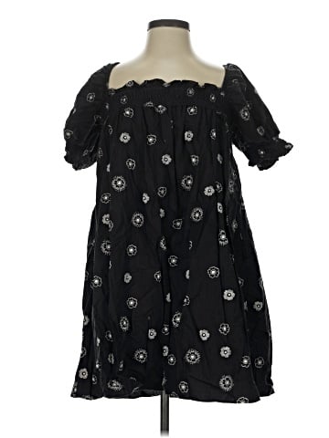 Urban Outfitters Casual Dress (view 1)
