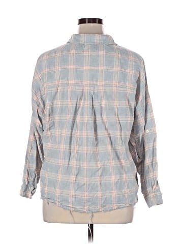 Max Studio 3/4 Sleeve Button-Down Shirt (view 2)