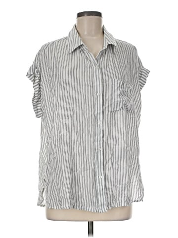 En Creme Sleeveless Button-Down Shirt (view 1)