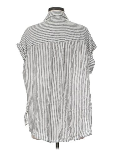 En Creme Sleeveless Button-Down Shirt (view 2)