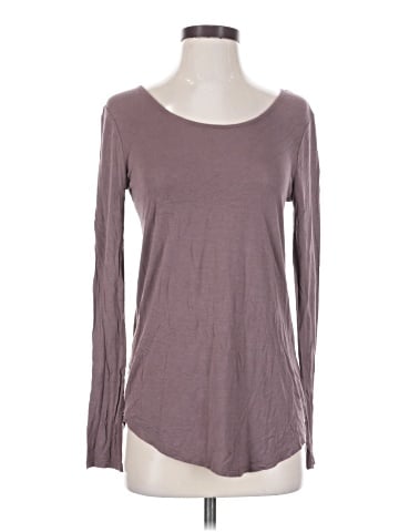 Charlotte Russe Long Sleeve T-Shirt (view 1)