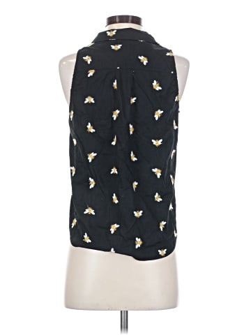 HD in Paris Sleeveless Button-Down Shirt (view 2)