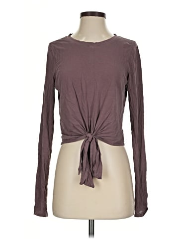 Lululemon Athletica Long Sleeve T-Shirt (view 1)