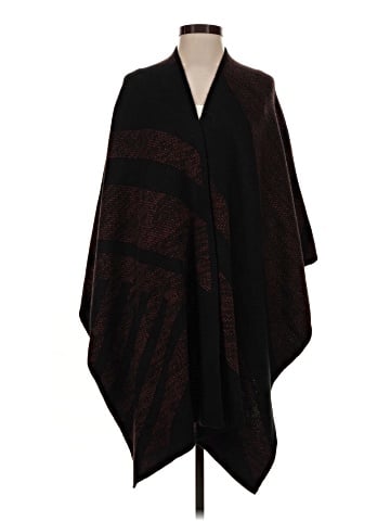 Lisa Rinna Poncho (view 1)