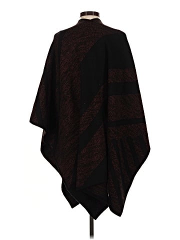 Lisa Rinna Poncho (view 2)