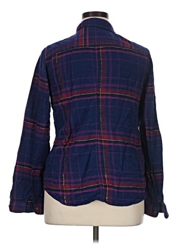 Maurices Long Sleeve Button-Down Shirt (view 2)
