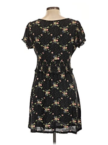 Urban Outfitters Casual Dress (view 2)