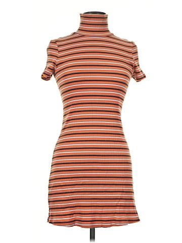 Urban Outfitters Casual Dress (view 1)