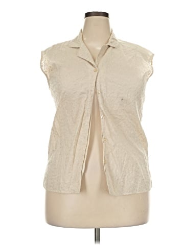 Uniti Casuals Sleeveless Button-Down Shirt (view 1)