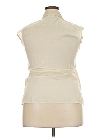 Uniti Casuals Sleeveless Button-Down Shirt (view 2)