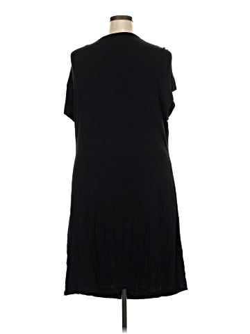 Lucy & Laurel Sleeveless T-Shirt (view 2)