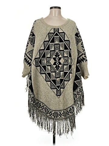 Bobeau Poncho (view 1)