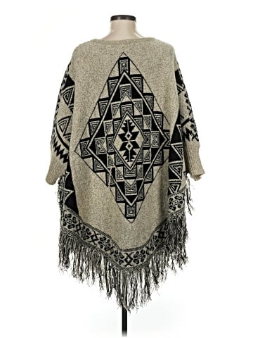Bobeau Poncho (view 2)