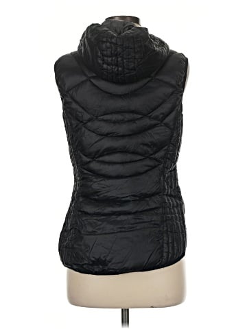 B by Bernardo Vest (view 2)