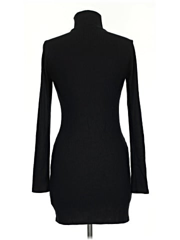 Urban Outfitters Casual Dress (view 2)