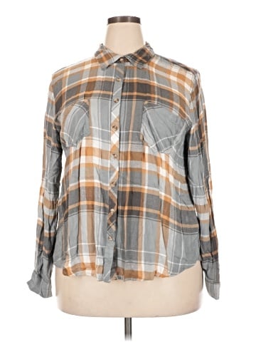 Maurices Long Sleeve Button-Down Shirt (view 1)