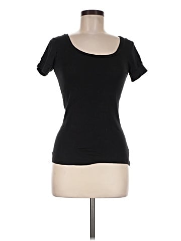 Old Navy Short Sleeve T-Shirt (view 1)