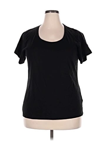 Bobbie Brooks Short Sleeve T-Shirt (view 1)
