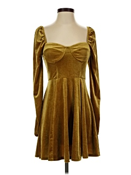 jersey dress chanel Fall/Winter 2007 Runway Beige with Sculpted Trompe-l'Œil Groomsmen Socks main image 1