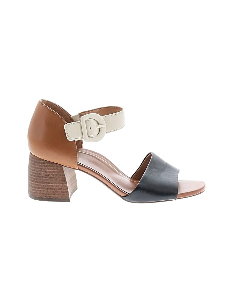 Pre-owned Vionic Sandals In Tan