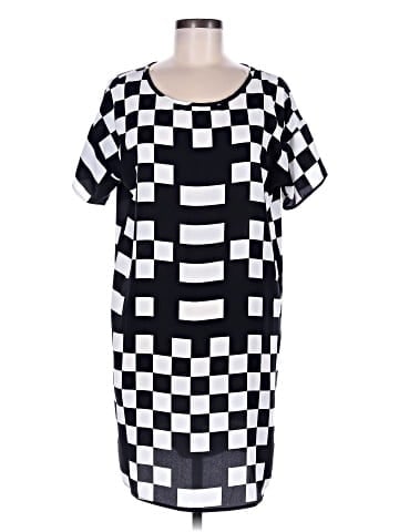 Romeo & Juliet Couture Casual Dress (view 1)