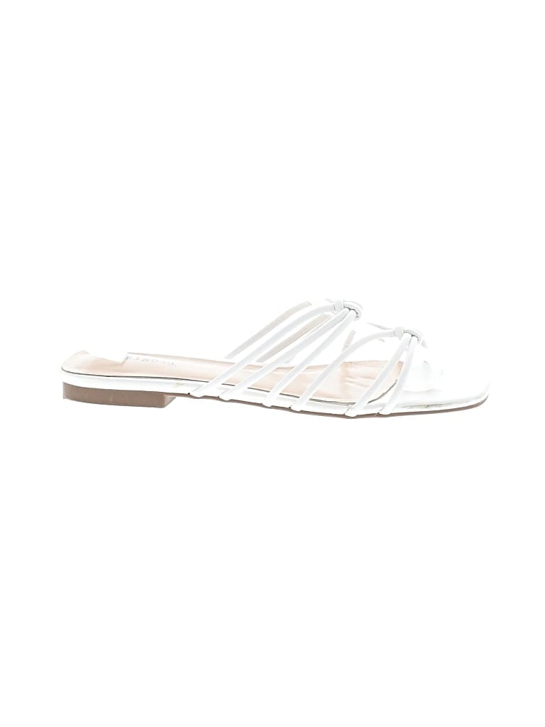 Pre-owned Indigo Rd Sandals In White