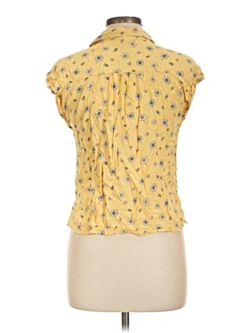 Belle Du Jour Sleeveless Button-Down Shirt (view 2)