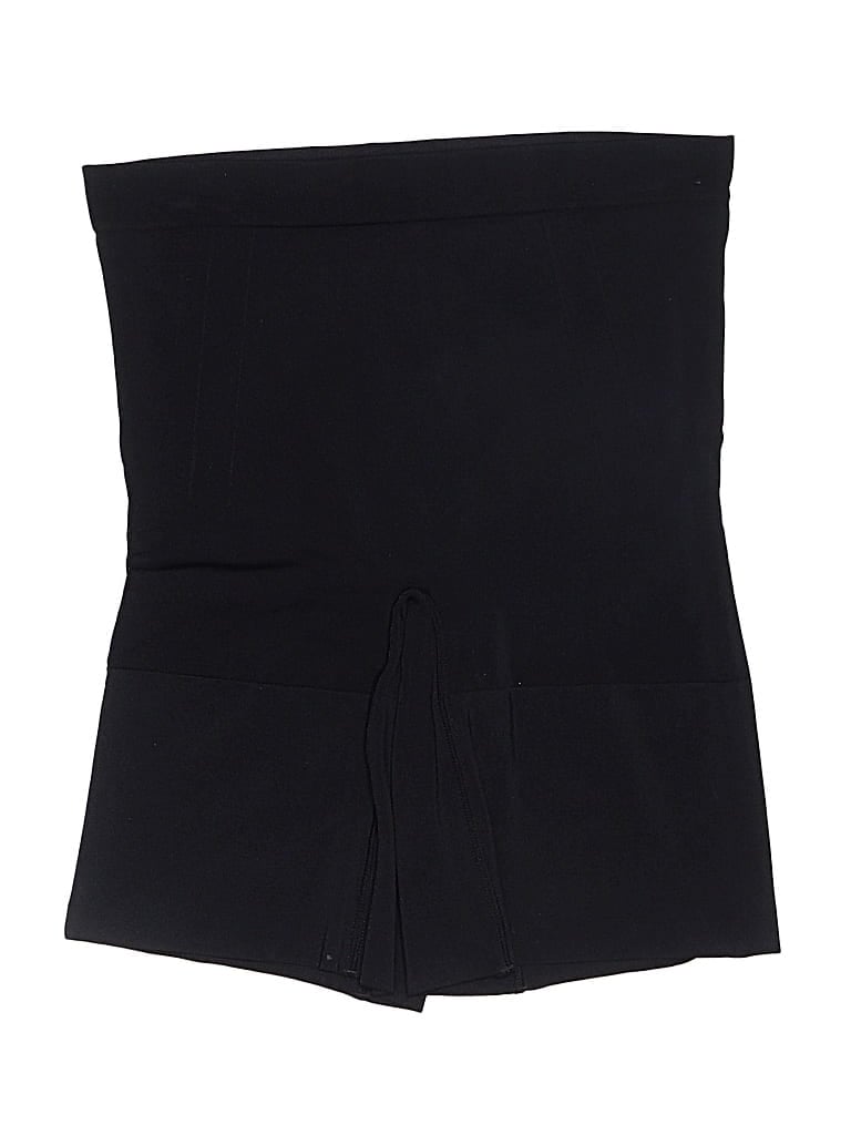 Pre-owned Spanx Shorts In Black