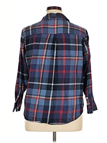 Old Navy Long Sleeve Button-Down Shirt (view 2)