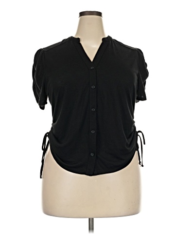 No Boundaries Short Sleeve Blouse (view 1)